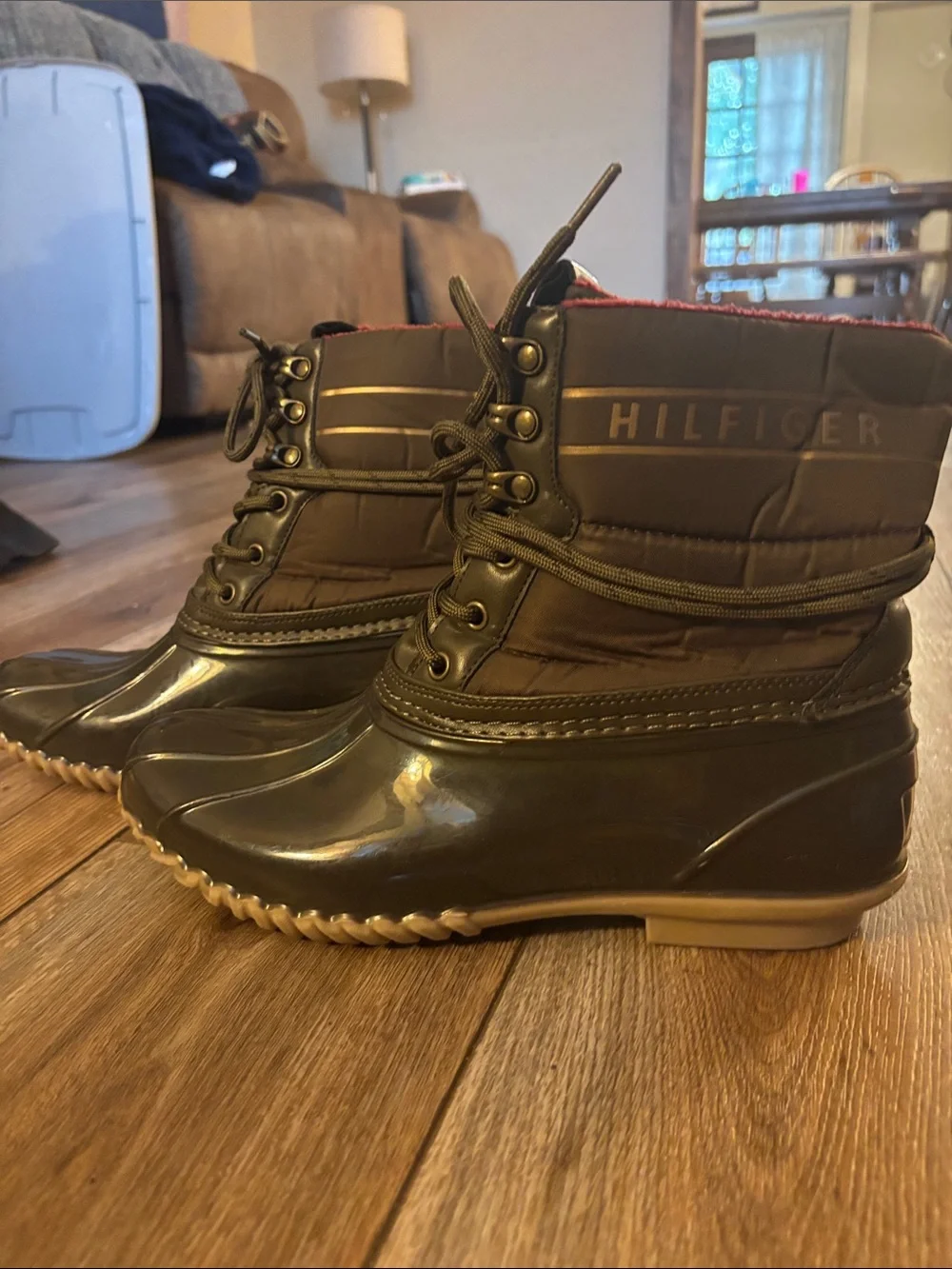 Tommy Hilfiger Women’s Brown Lace-Up Rain & Snow Boots
